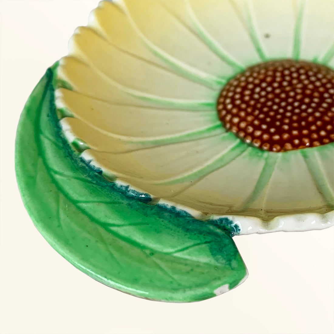 Ceramic Daisy Dish Carlton Ware