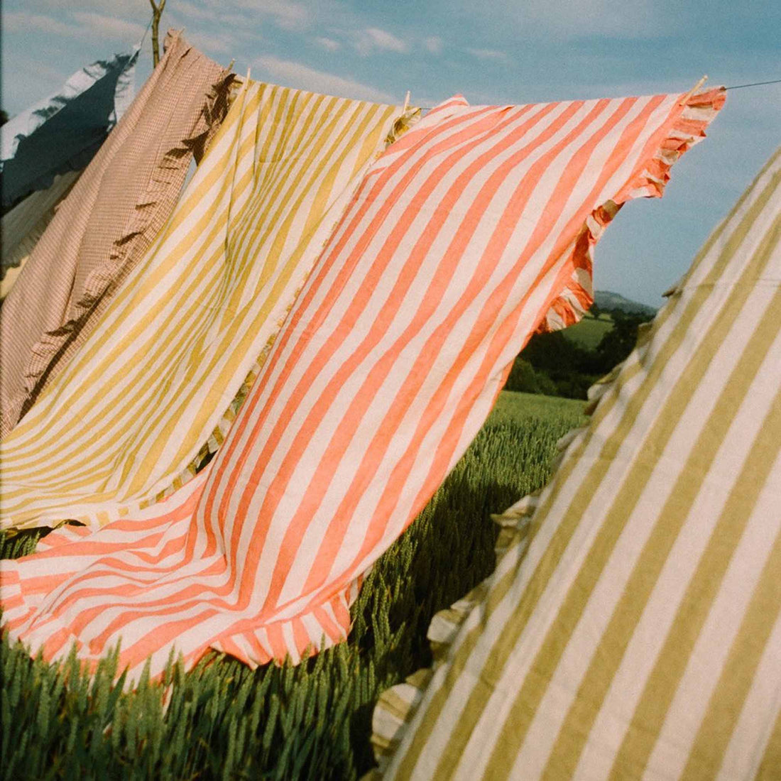 Sirkus Stripe Frilled Tablecloth